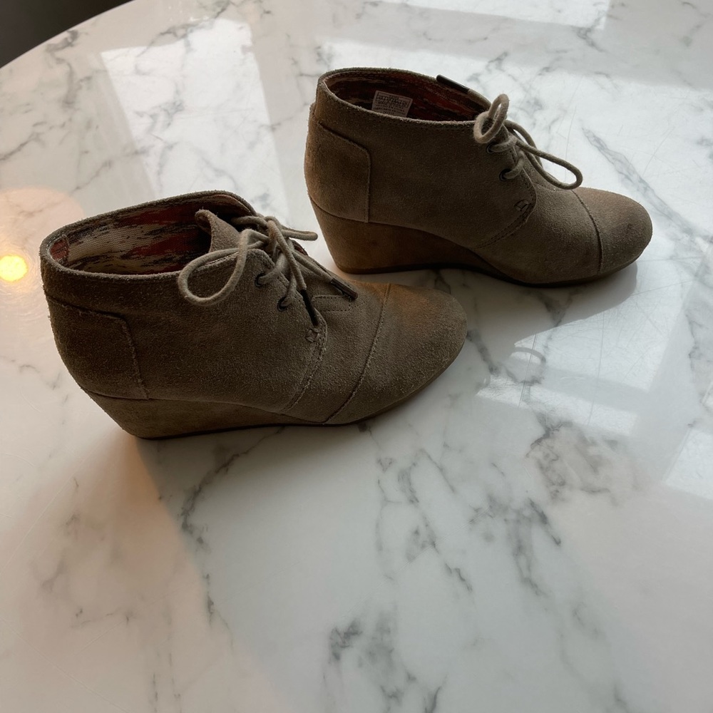 Tom’s Booties